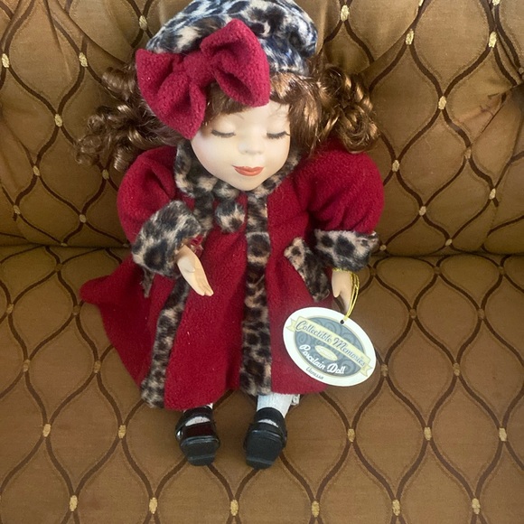 Porcelain Genuine Doll Vanessa - Picture 1 of 4